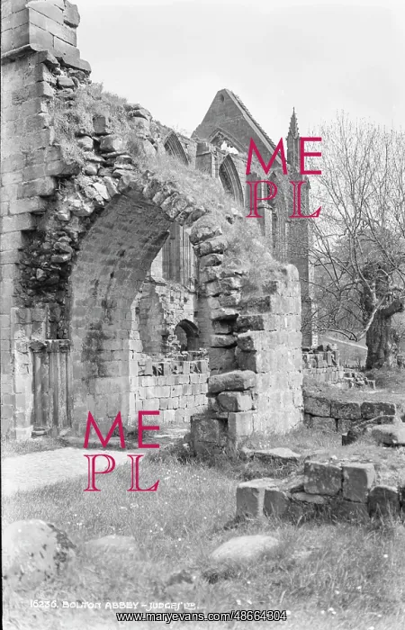 : Ruins of Bolton Abbey : Ruins of Bolton Abbey