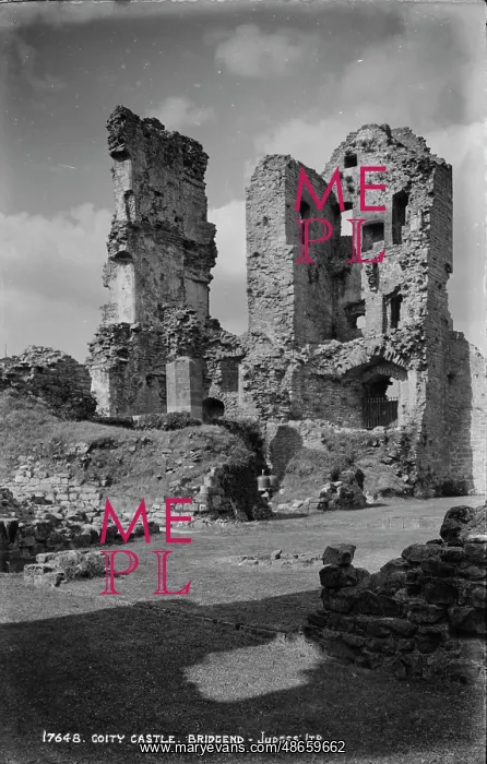 : Ruins of Coity Castle : Ruins of Coity Castle