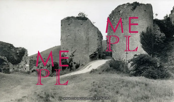 : Ruins of Corfe Castle, Dorset : Ruins of Corfe Castle, Dorset