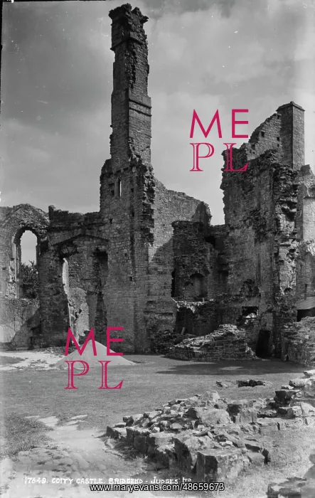 : Ruins of Cotty Castle : Ruins of Cotty Castle