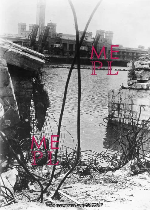 : Ruins in the port of Cherbourg in Normandy, 1944 : Ruins in the port of Cherbourg in Normandy, 1944