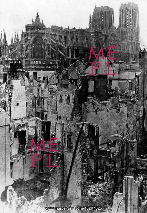 : The ruins of Reims, 1915 : The ruins of Reims, 1915