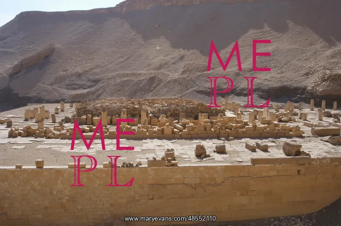 : Ruins of one of the temple next to the Temple of Hatshepsut : Ruins of one of the temple next to the Temple of Hatshepsut