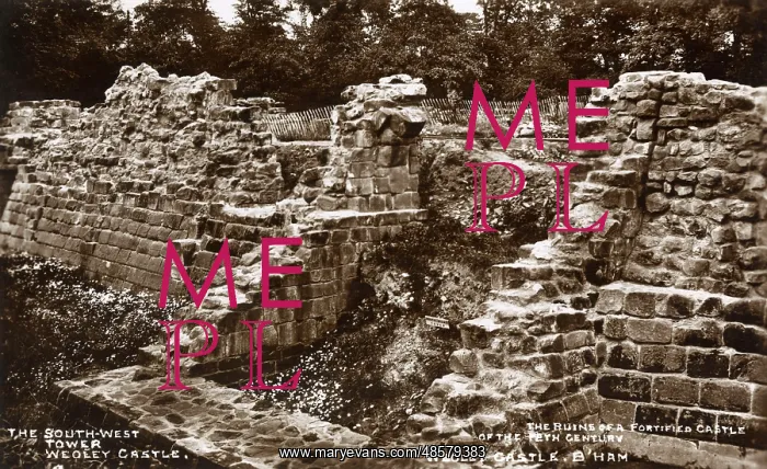 : Ruins of Weoley Castle, Birmingham, West Midlands : Ruins of Weoley Castle, Birmingham, West Midlands