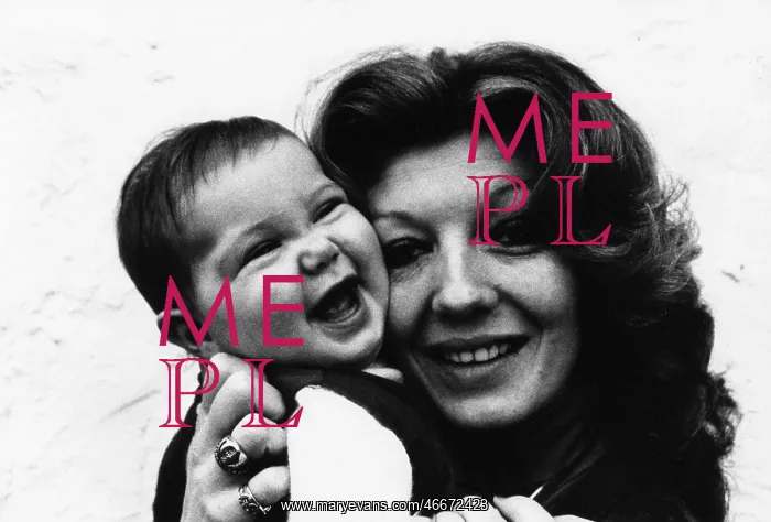 : Rula Lenska and her daughter : Rula Lenska and her daughter