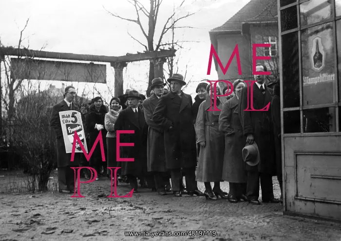 : Rush at a polling station, 1933 : Rush at a polling station, 1933