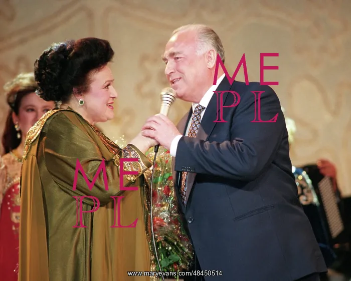 : Russia Premier Viktor Chernomyrdin and singer : Russia Premier Viktor Chernomyrdin and singer