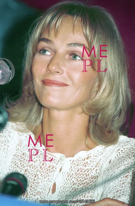 : Russian actress Natalya Andreychenko, 1995 : Russian actress Natalya Andreychenko, 1995