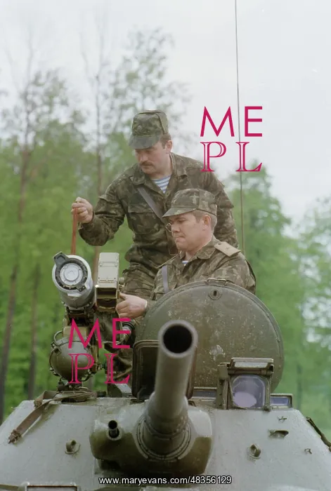 : Russian Airborne Troops General Lebed on battle tank, 1992 : Russian Airborne Troops General Lebed on battle tank, 1992
