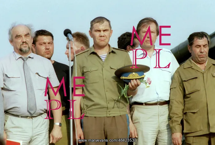 : Russian Airborne Troops General Lebed in Tiraspol, 1992 : Russian Airborne Troops General Lebed in Tiraspol, 1992