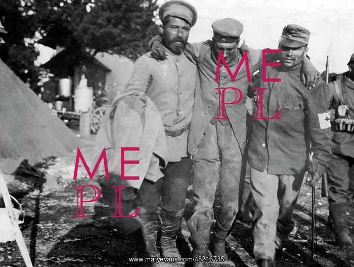 : A Russian and Austrian soldier support a wounded German, 191 : A Russian and Austrian soldier support a wounded German, 191