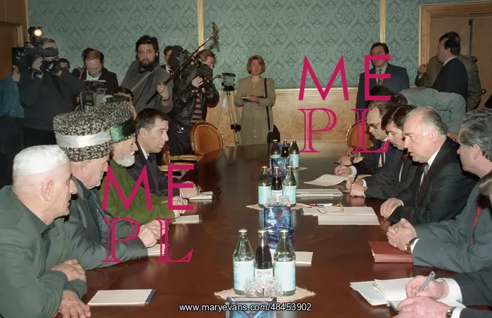 : Russian-Chechen talks in Moscow, 1995 : Russian-Chechen talks in Moscow, 1995