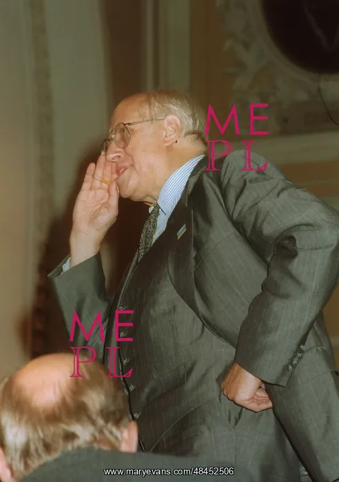 : Russian conductor Rostropovich and US National : Russian conductor Rostropovich and US National