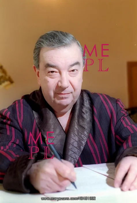 : Russian Foreign Minister Primakov in Central Clinical : Russian Foreign Minister Primakov in Central Clinical