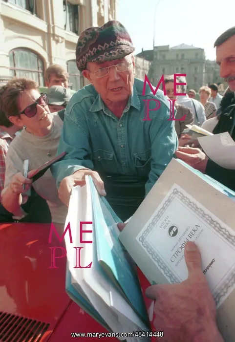: Russian poet Yevgeny Yevtushenko at Polytechnic Museum, 1995 : Russian poet Yevgeny Yevtushenko at Polytechnic Museum, 1995