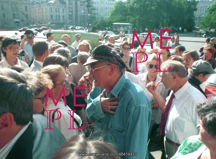 : Russian poet Yevgeny Yevtushenko at Polytechnic Museum, 1995 : Russian poet Yevgeny Yevtushenko at Polytechnic Museum, 1995