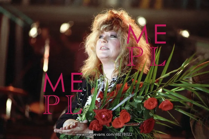 : Russian pop singer Alla Pugacheva performing, 1992 : Russian pop singer Alla Pugacheva performing, 1992