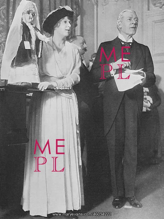 : Russian Red Cross auction at Claridges, WWI : Russian Red Cross auction at Claridges, WWI