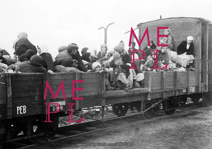 : Russian refugees in an open wagon, 1942 : Russian refugees in an open wagon, 1942