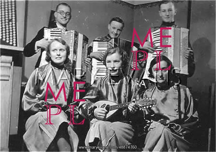  : RUSSIAN SEXTET