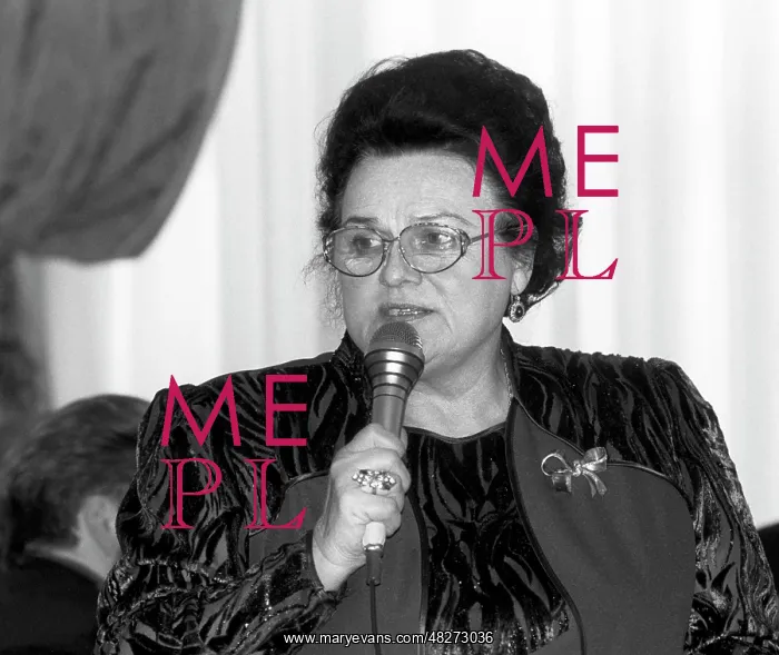 : Russian singer Lyudmila Zykina, 1994 : Russian singer Lyudmila Zykina, 1994