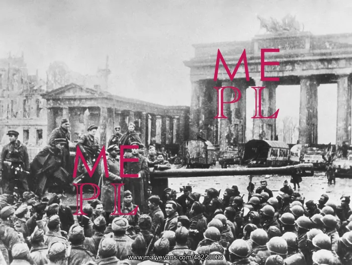: Russian soldiers in Berlin, 1945 : Russian soldiers in Berlin, 1945