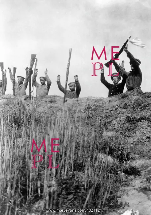 : Russian soldiers surrender, 1915 : Russian soldiers surrender, 1915