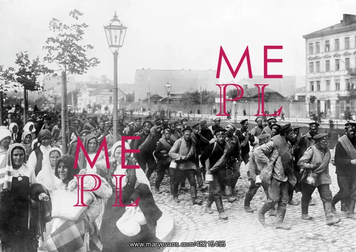 : Russian troops leaving Warsaw, 1915 : Russian troops leaving Warsaw, 1915