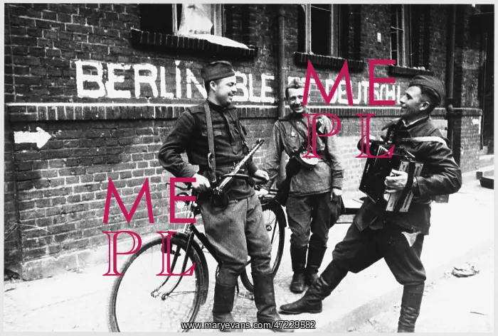 : RUSSIANS IN BERLIN : RUSSIANS IN BERLIN