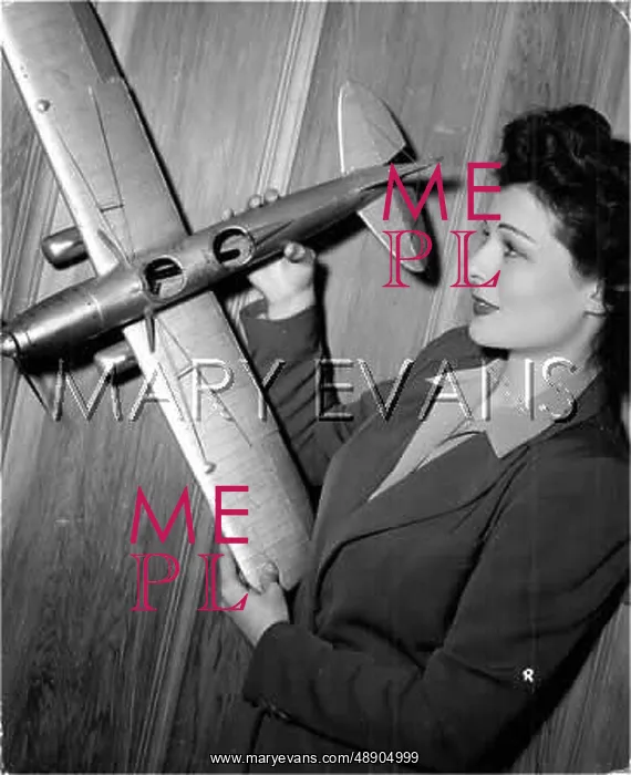 : RUTH HUSSEY, ACTRESS : RUTH HUSSEY, ACTRESS