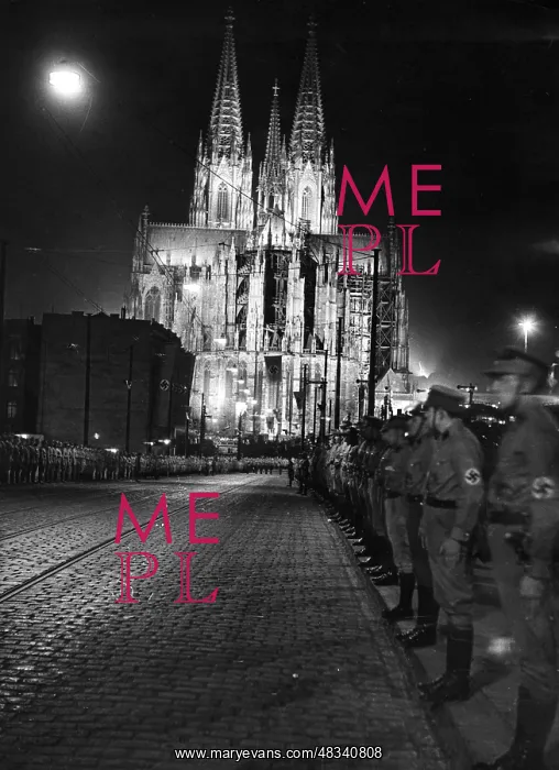 : SA march in front of the Cologne Cathedral, 1936 : SA march in front of the Cologne Cathedral, 1936