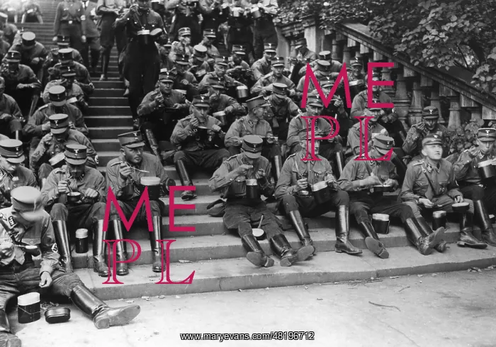 : SA-men take a break during the Ralley of Victory in Nuremb : SA-men take a break during the Ralley of Victory in Nuremb