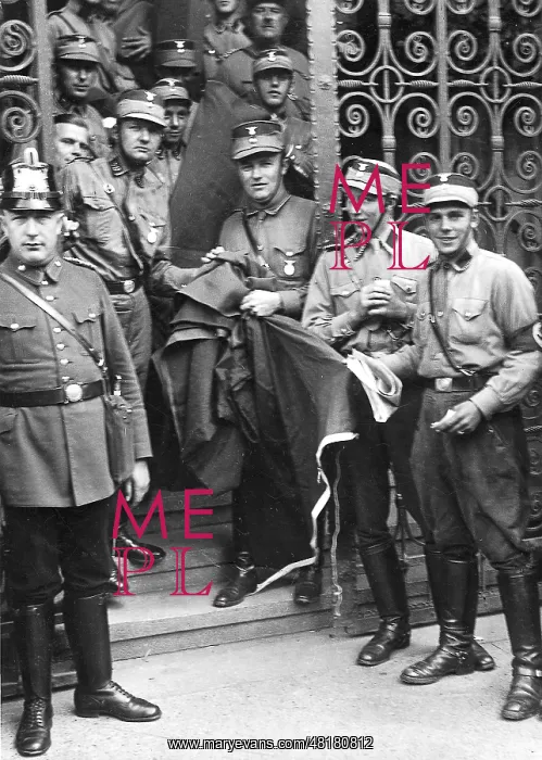: SA stormtroopers stand on the steps of the occupied Neukoell : SA stormtroopers stand on the steps of the occupied Neukoell