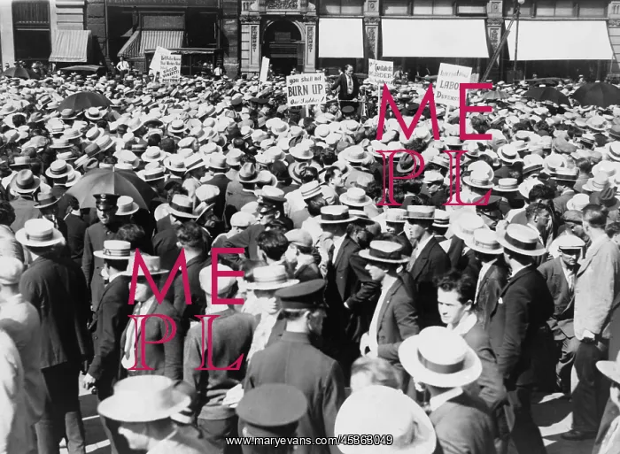 : Sacco & Vanzetti supporters addressed by speaker : Sacco & Vanzetti supporters addressed by speaker