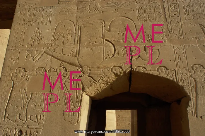 : Sacred solar boat carried by priests. Relief. Ramesseum. Egy : Sacred solar boat carried by priests. Relief. Ramesseum. Egy