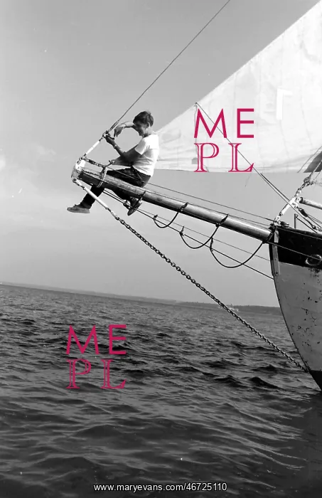 : Sailing ship on the water, ocean sailing school : Sailing ship on the water, ocean sailing school
