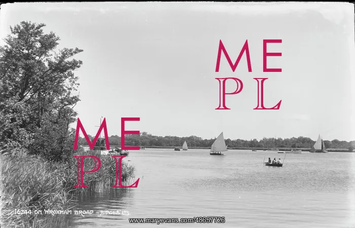 : Sailing on Wroxham Broad : Sailing on Wroxham Broad
