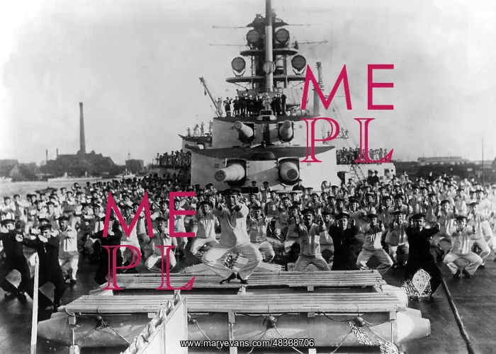 : Sailors doing sports exercises, 1916 : Sailors doing sports exercises, 1916