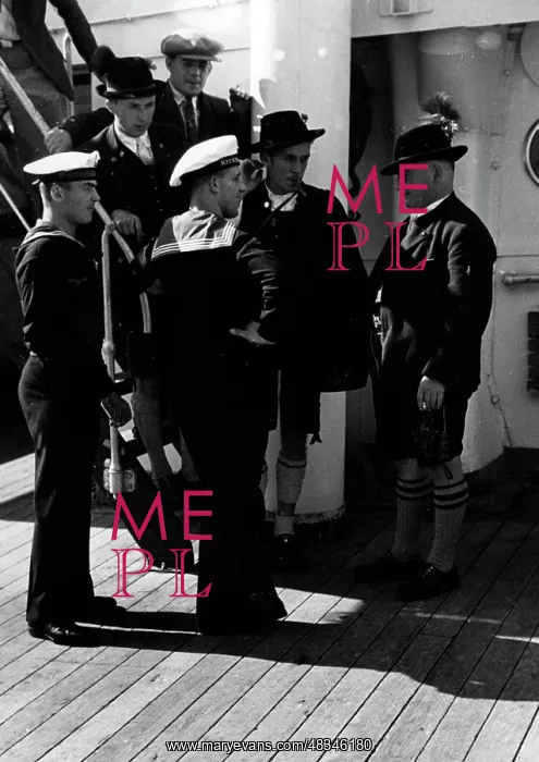 : Sailors and vacationers on a KdF ship : Sailors and vacationers on a KdF ship