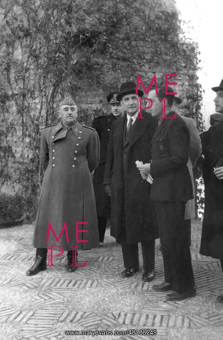 : Salazar visits Franco : Salazar visits Franco
