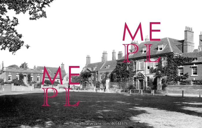  : Salisbury, the Close, the Choristers Green 1911