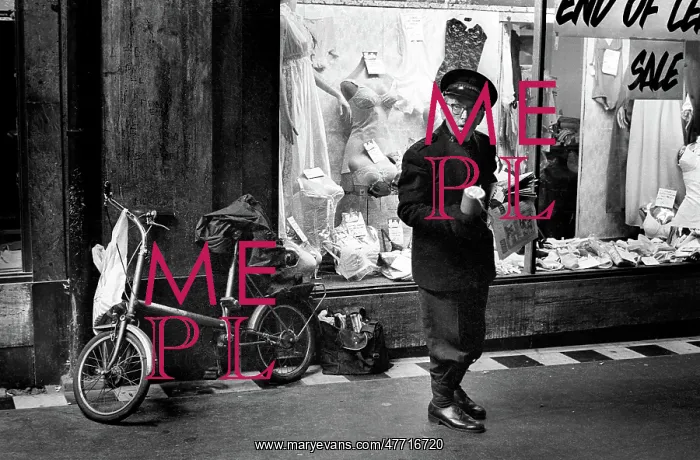 : Salvation Army War Cry seller : Salvation Army War Cry seller