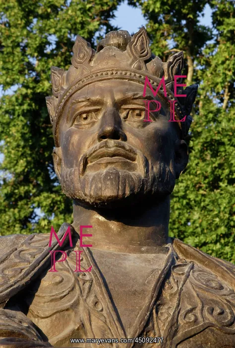 : Samarkand. Detail of head and shoulders of statue of Amir Timur : Samarkand. Detail of head and shoulders of statue of Amir Timur