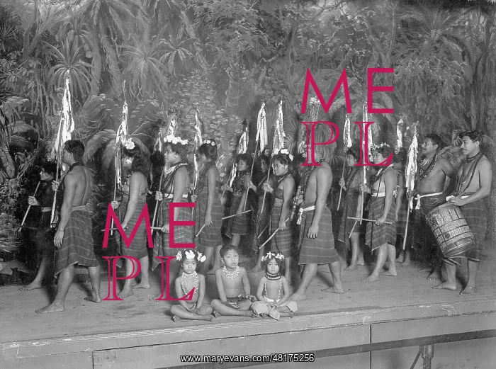  : Samoans in a panopticon in Germany, 1911