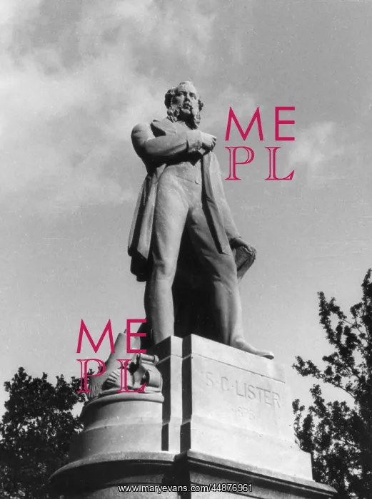 : SAMUEL LISTER STATUE : SAMUEL LISTER STATUE