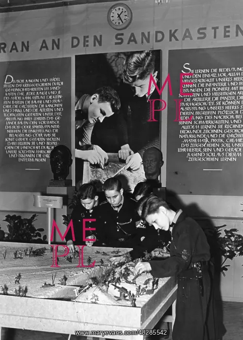 : Sandbox work, 1943 : Sandbox work, 1943