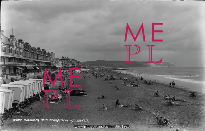 : Sandown Beach on the Esplanade : Sandown Beach on the Esplanade