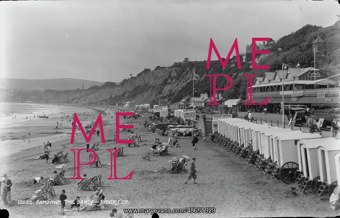 : Sandown Beach Scene : Sandown Beach Scene