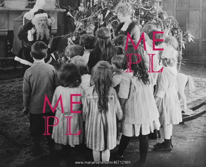 : Santa Claus visiting with large group of children : Santa Claus visiting with large group of children