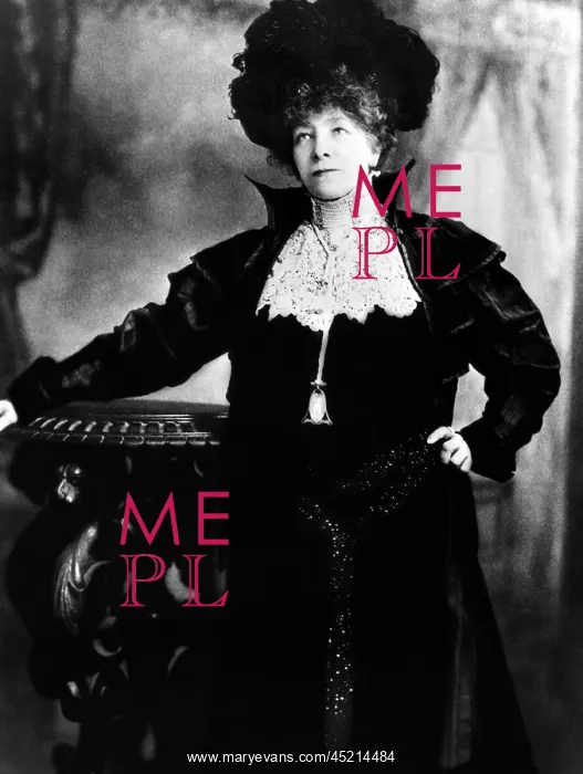 : Sarah Bernhardt as she appeared in Cyrano ? : Sarah Bernhardt as she appeared in Cyrano ?